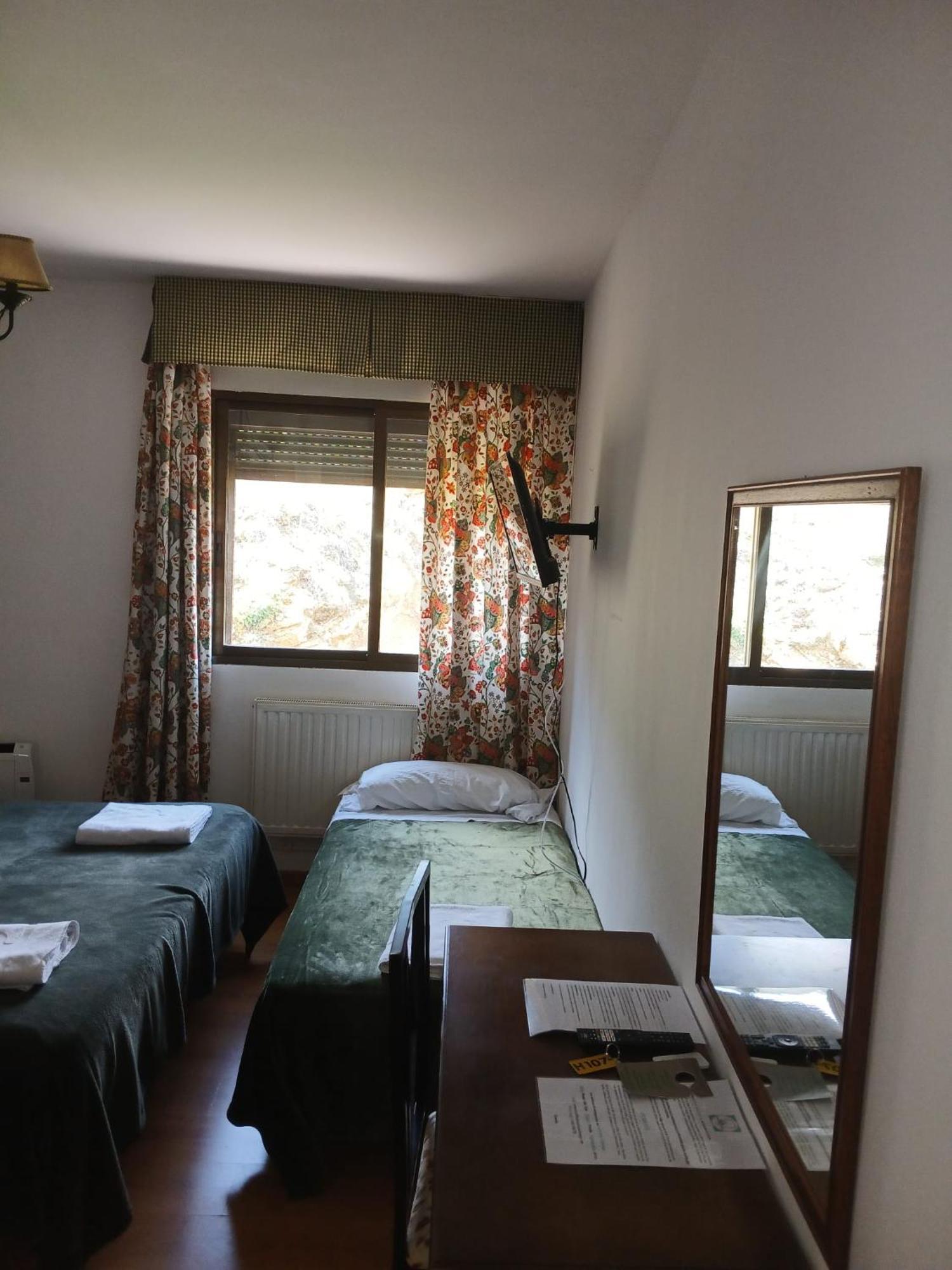 Hostal Rural Alto Tajo Poveda Poveda de la Sierra 外观 照片